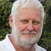 tamas-peter Egy kissé idősebb ősz hajú bácsi beküldött portréja hajhullás elleni termékhez adott jellemzéséhez
